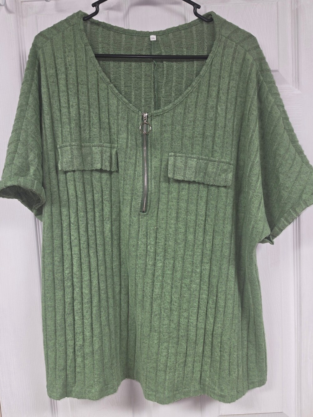 Plus Size Ribbed Zip Front Top NWOT - Picture 3 of 4